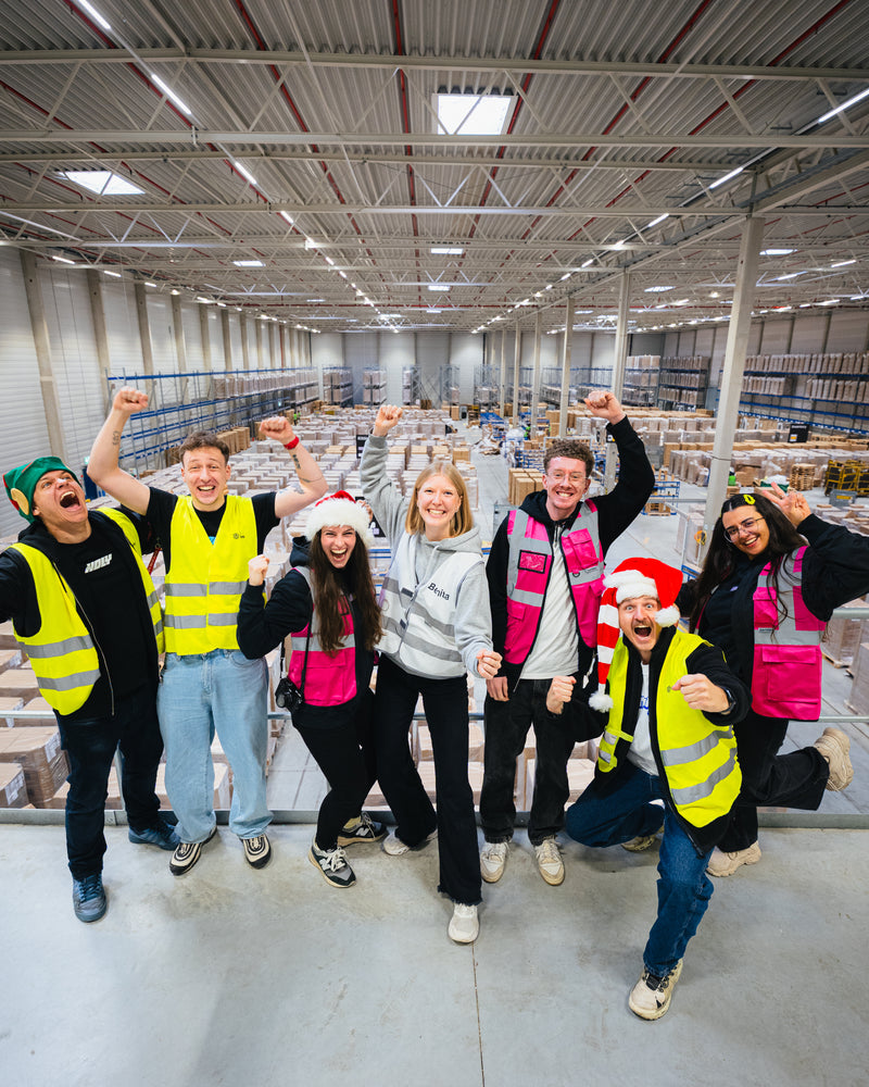 <p>Warehouse Besuch während des Versands der Adventskalender 2025</p>