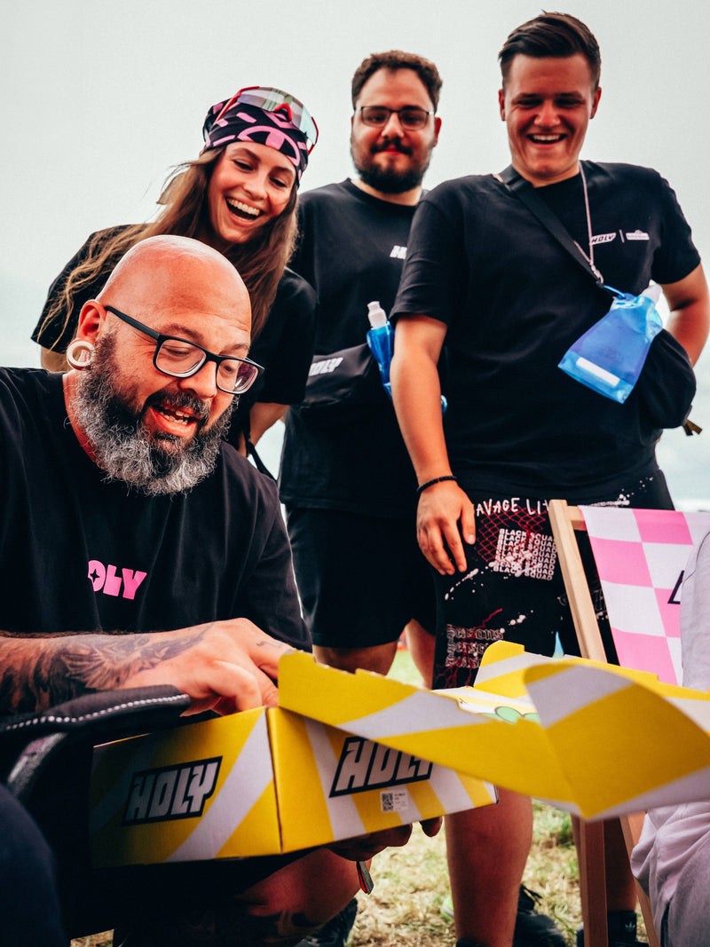 <p>Live Unboxing mit dem Squad</p>