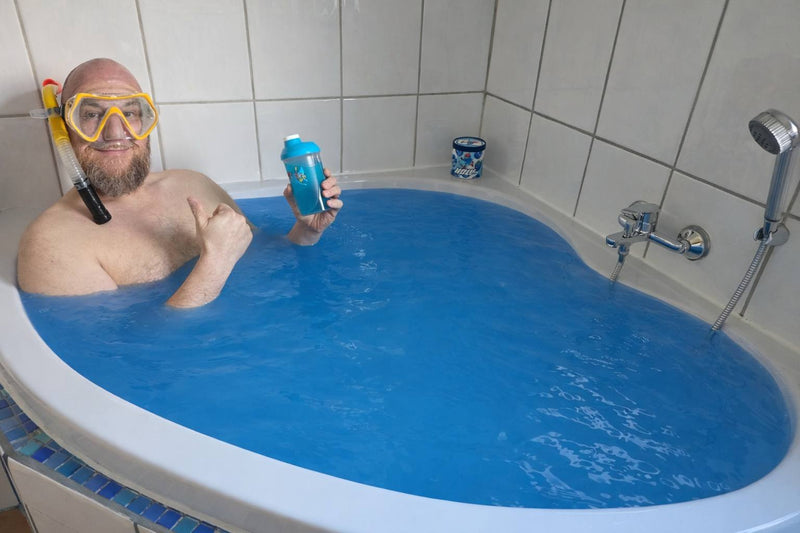 <p>Aprilscherz von Squad Member Robert – er badet in HOLY </p>