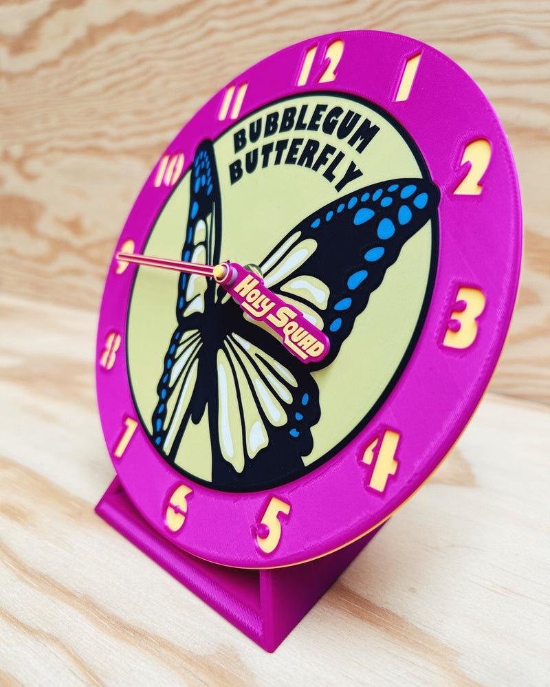 <p>3D-gedruckte Bubblegum Butterfly Uhr von Squad Member Daniel</p>