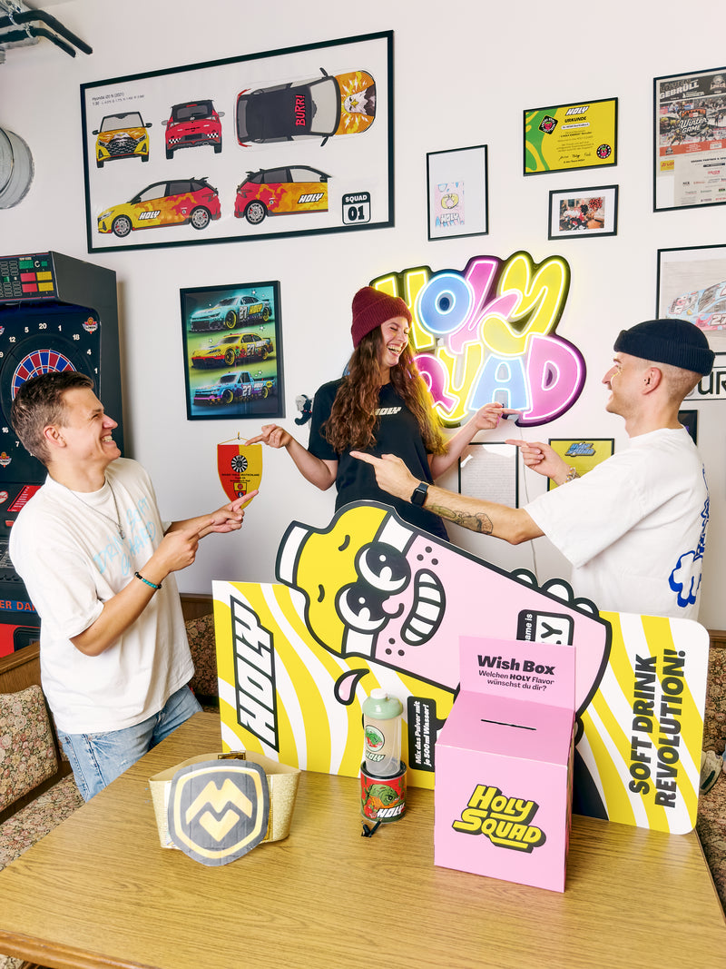 <p>Unsere Community Manager HOLY.Lucas, HOLY.Linda & HOLY.Benny streiten, wer das nächste Gewinnspiel posten darf 😄 ✅</p>
