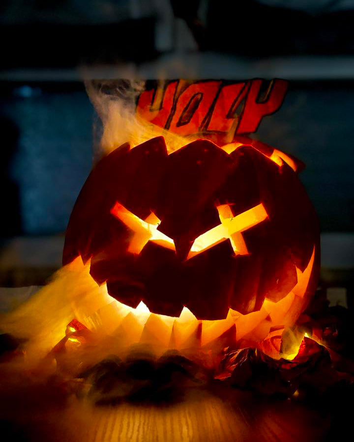 <p>Pumpkin Challenge 2025 – HOLYfizierter Kürbis von Squad Member Lara </p>