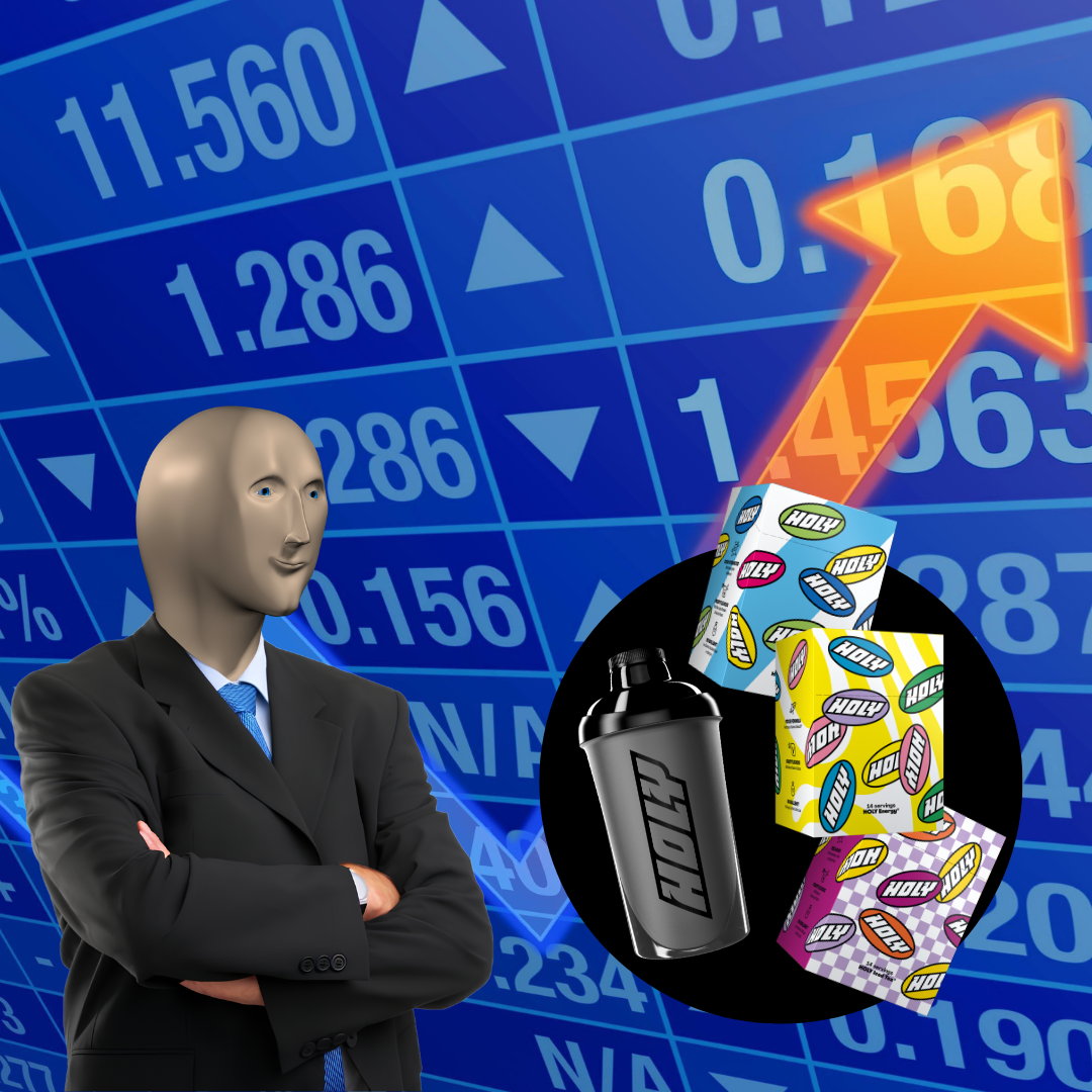 Ein Figurenkopf auf einem Anzug vor einem Börsenticker mit einer ansteigenden Grafik, Pappdosen und einem Shaker.